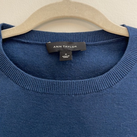 ANN TAYLOR - crewneck sweater with flutter sleeves accent - Picture 2 of 5